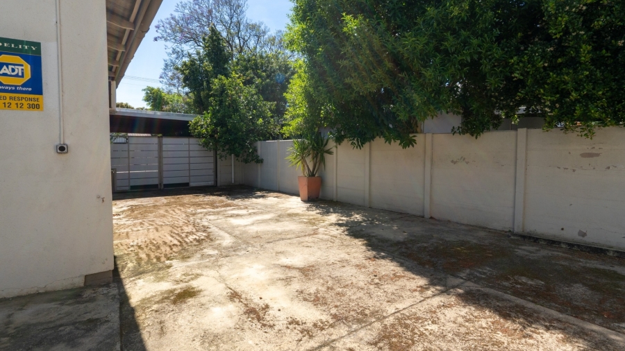 4 Bedroom Property for Sale in De Zoete Inval Western Cape